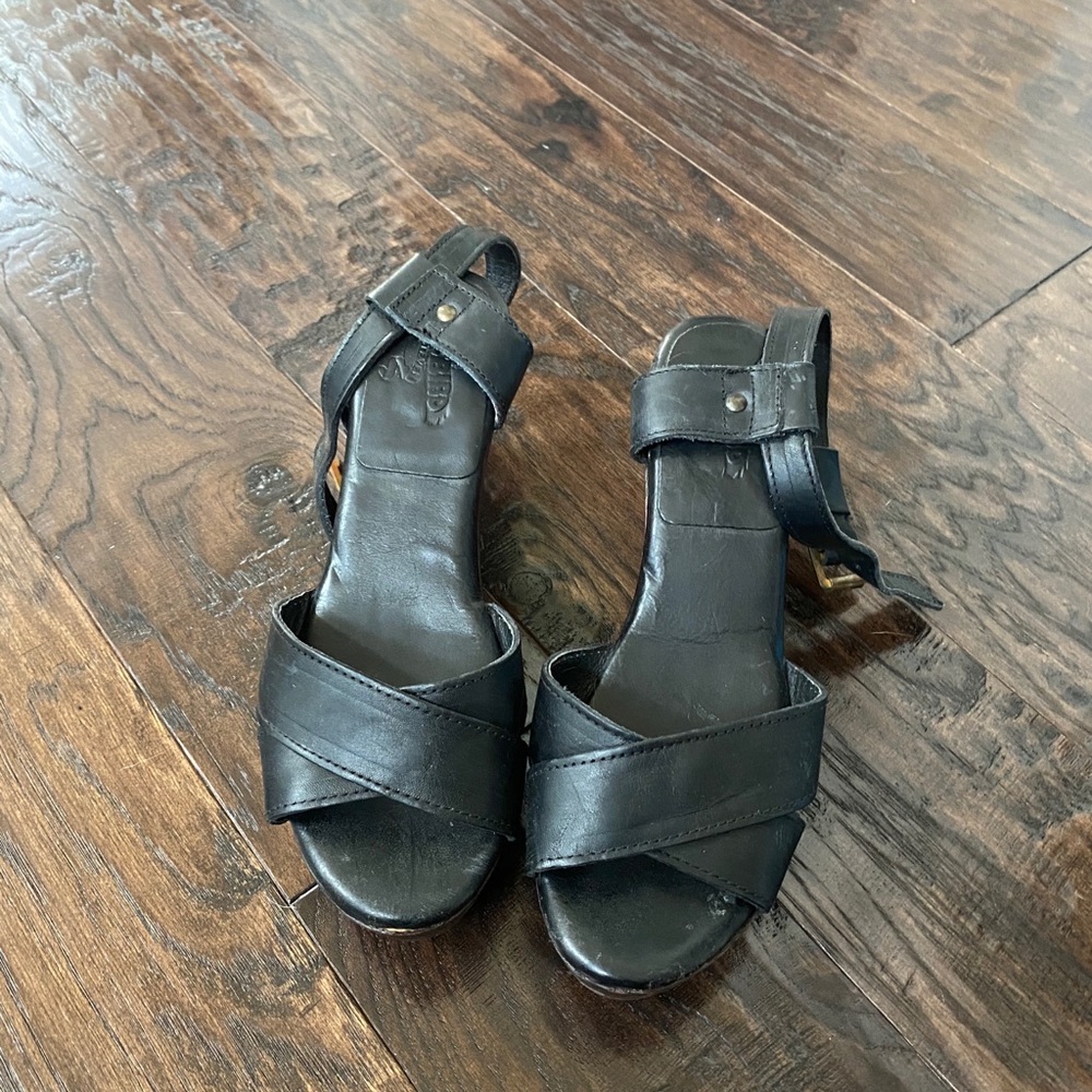 Free bird platform sandals